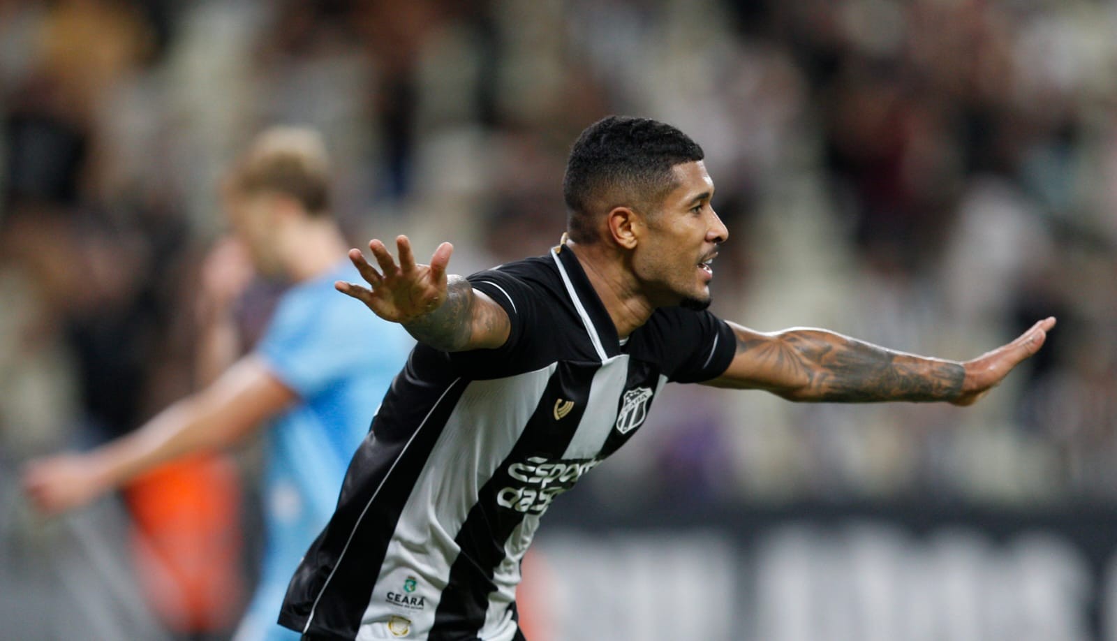Fernando marca primeiro gol com a camisa do Ceará e celebra: “Noite especial”