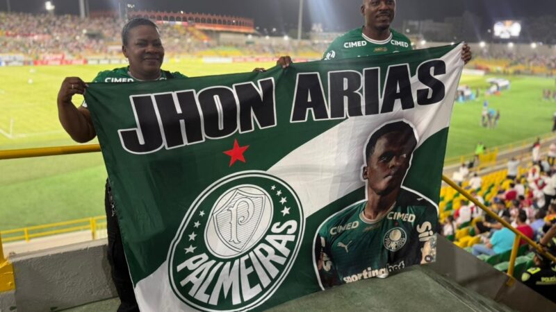 “Sonhei e estou vivendo”: como Jhon Arias viveu bastidores com a família na Colômbia pelo Palmeiras