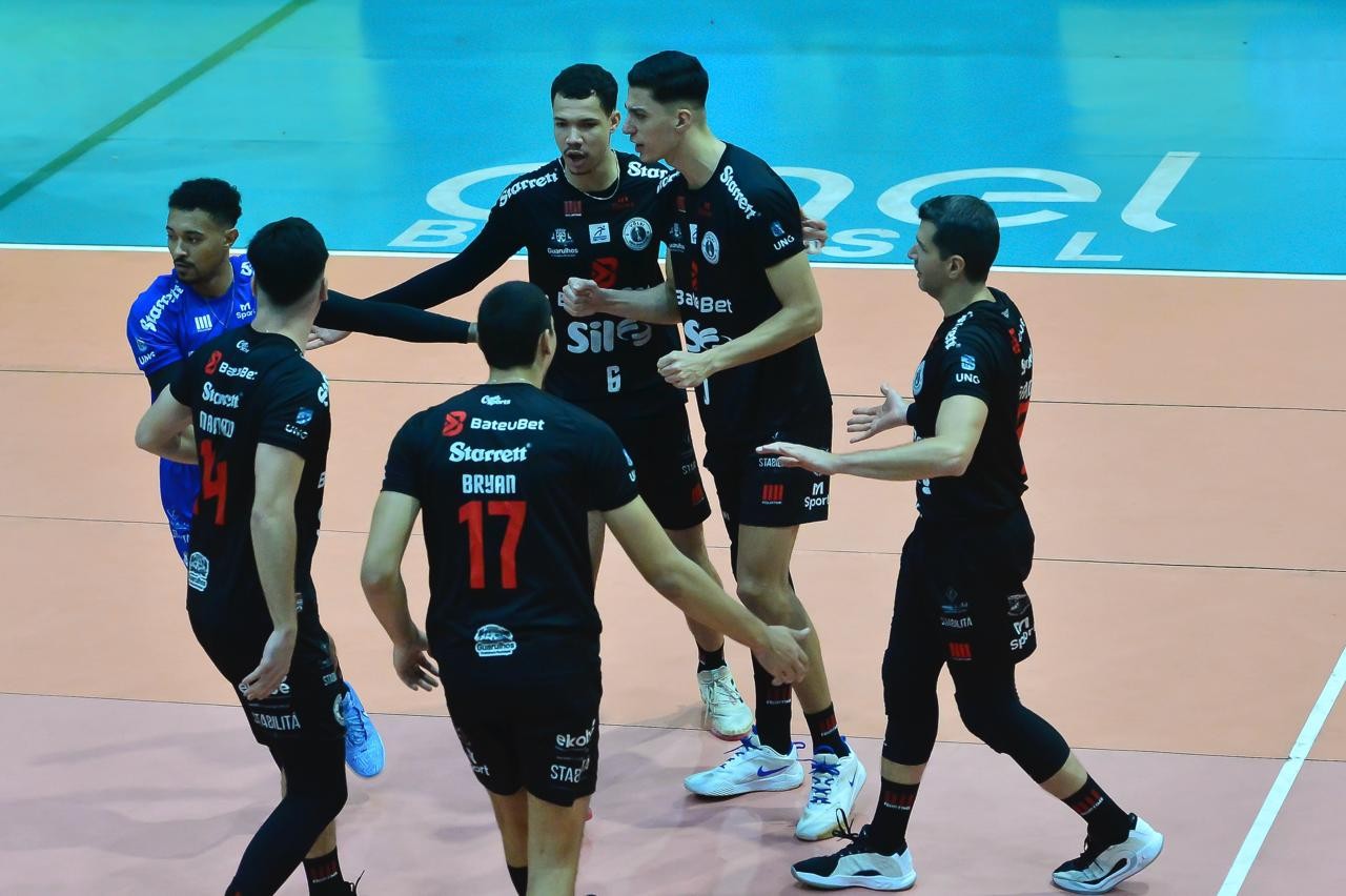 Guarulhos vence Praia Clube no tie-break e força jogo 3 nas quartas de final da Superliga masculina