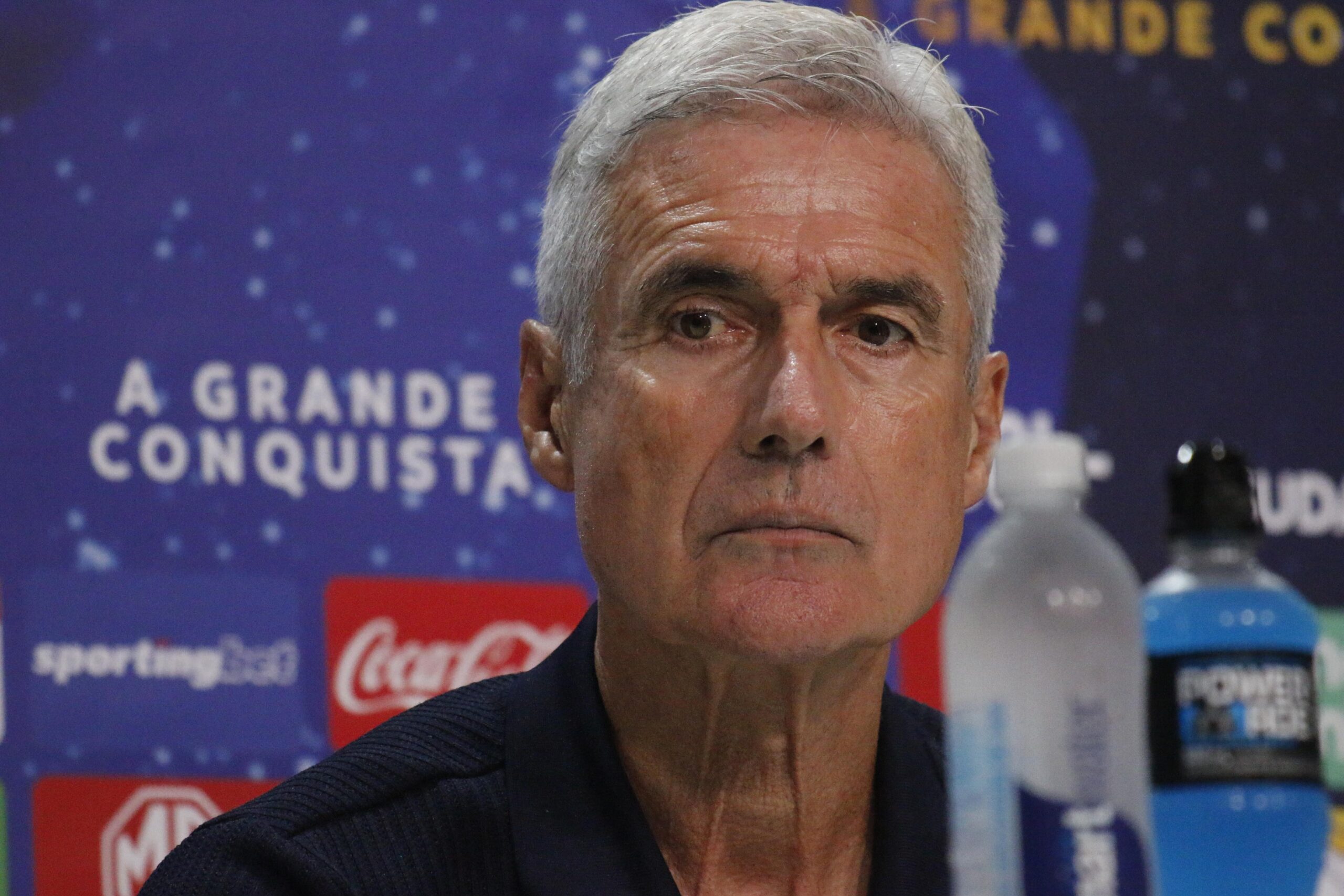 Luís Castro admite problema ofensivo do Grêmio em vitória: “Deveria criar mais situações”