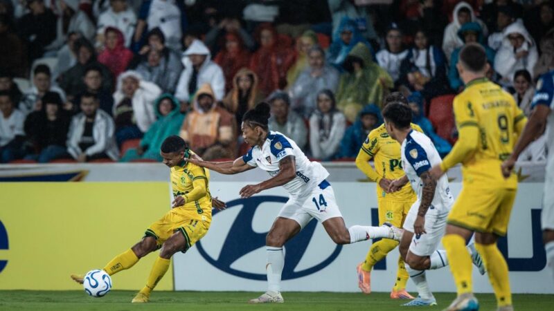 Análise: Mirassol carrega feridas do Brasileirão, sofre pane e não faz frente à LDU
