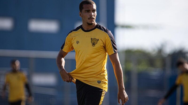 “Glória a Deus?” Líder da Série C contrata atacante filho de ex-candidato à Presidência