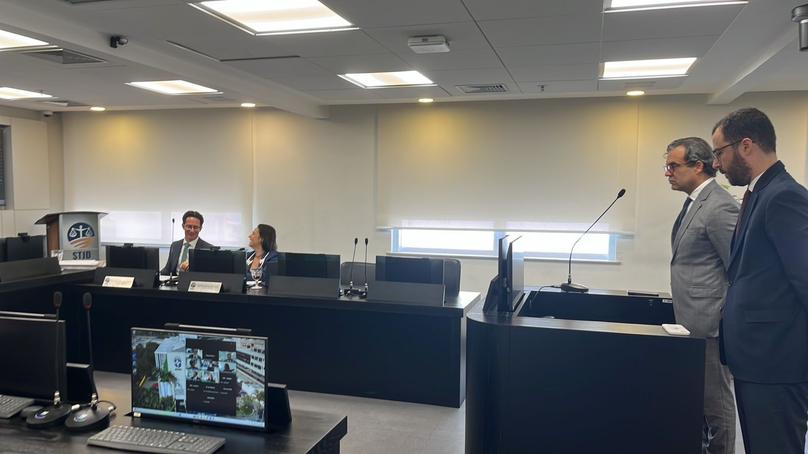 Carrascal, do Flamengo, pega dois jogos de suspensão em julgamento no Pleno do STJD