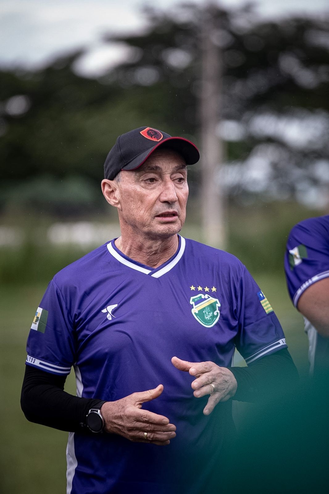 Roberto Fonseca se apresenta ao Altos e realiza primeiro treino com o elenco