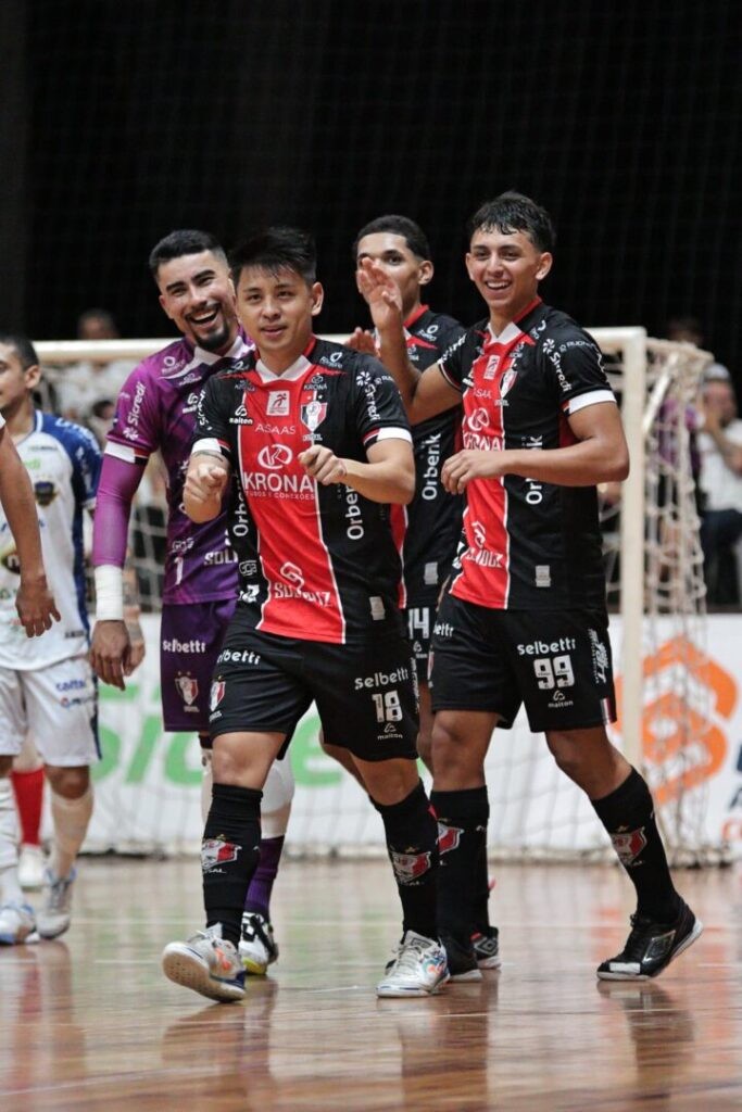 JEC vence o Pato Futsal e assume liderança isolada da LNF