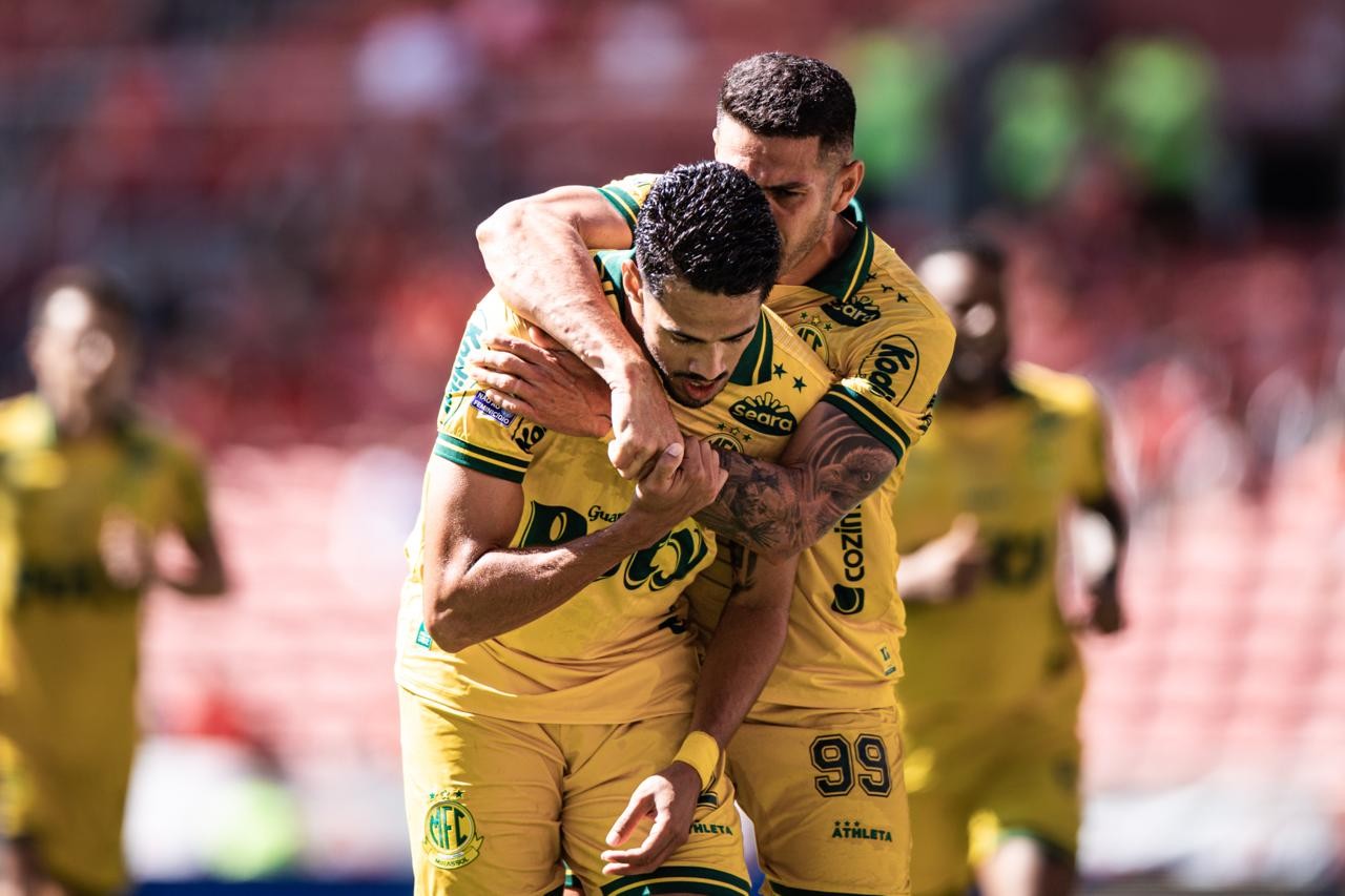 Lucas Oliveira celebra gol após três anos e mira virada de chave do Mirassol no Brasileiro