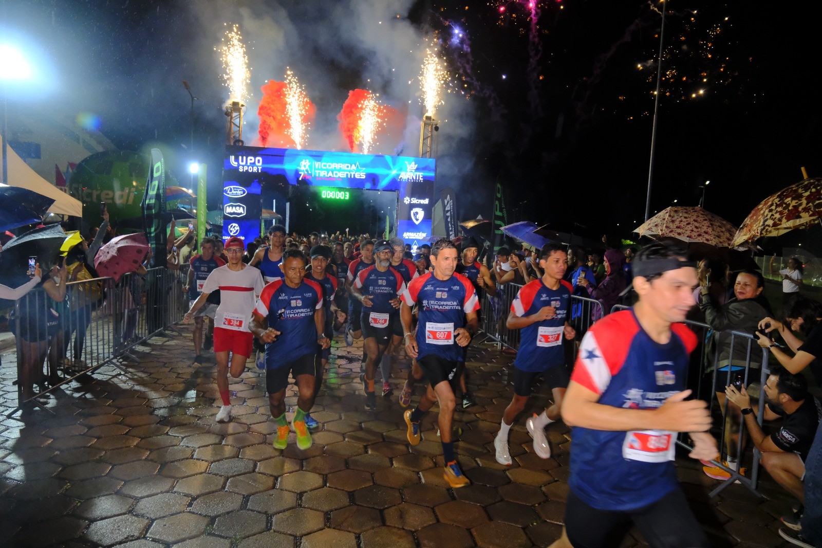 Corrida Tiradentes: mais de 1500 corredores lotaram rodovia Fernando Guilhon, em Santarém; confira os resultados