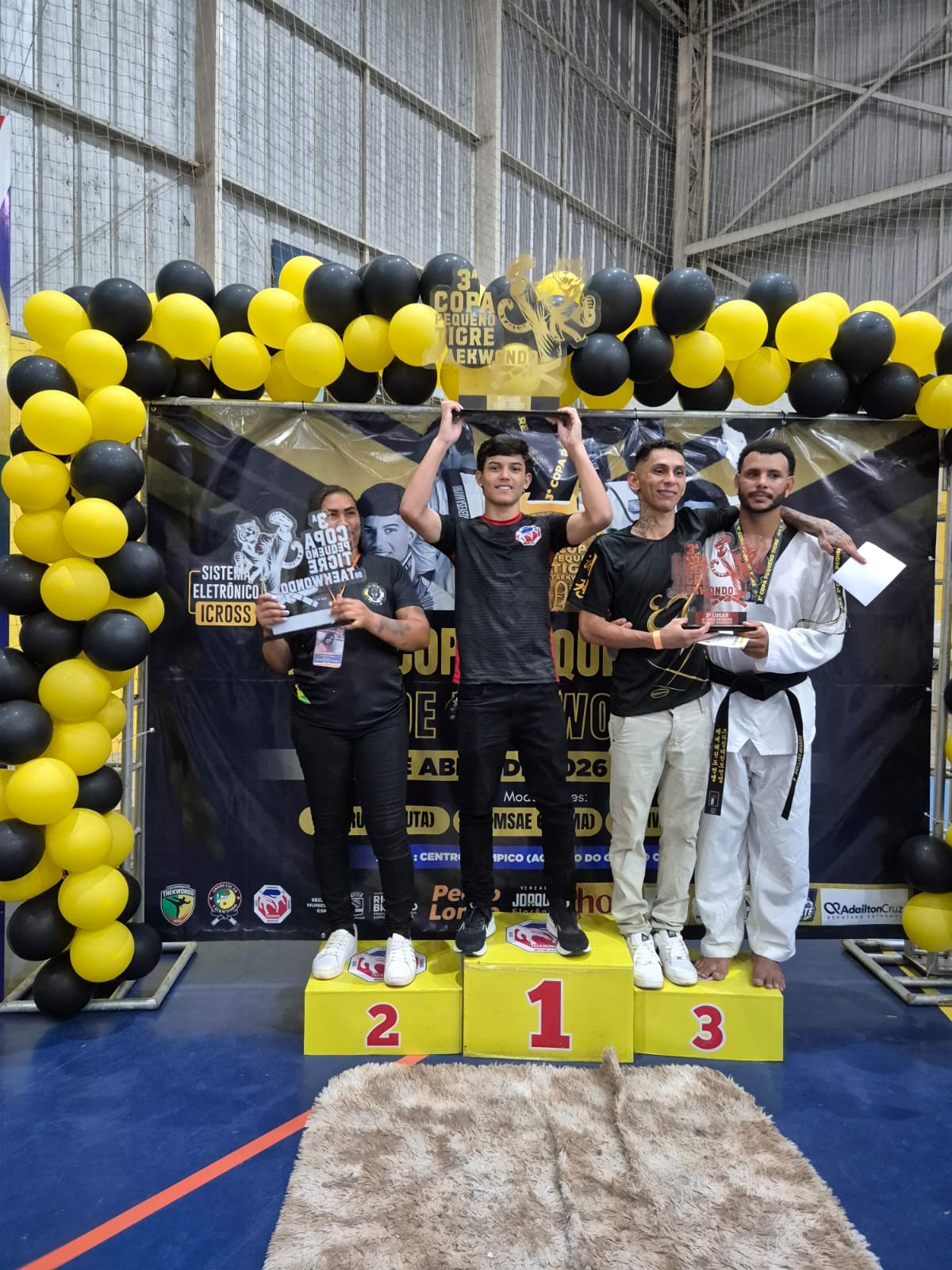 Em discurso emocionado, Bryan Azevedo oficializa ida para MMA após 12 anos no taekwondo