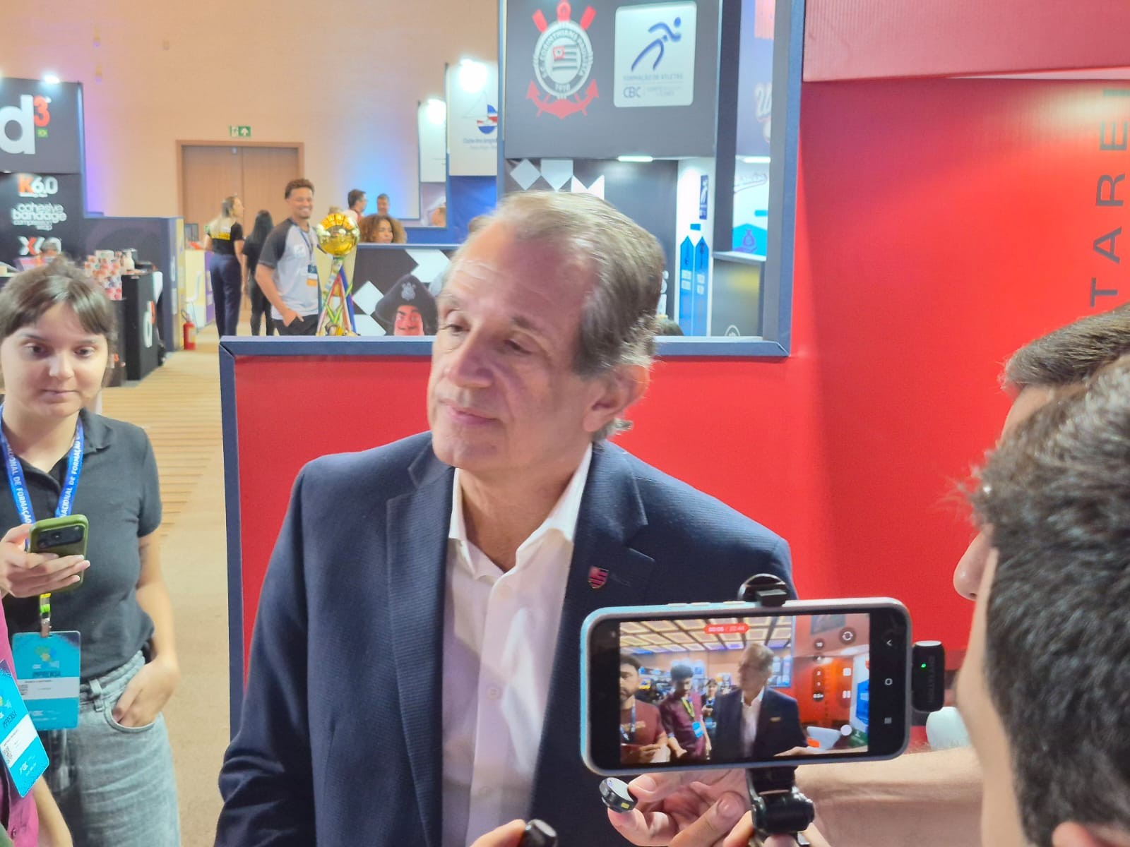 Presidente do Flamengo questiona empréstimo de ex-patrocinadora do Palmeiras ao Vasco