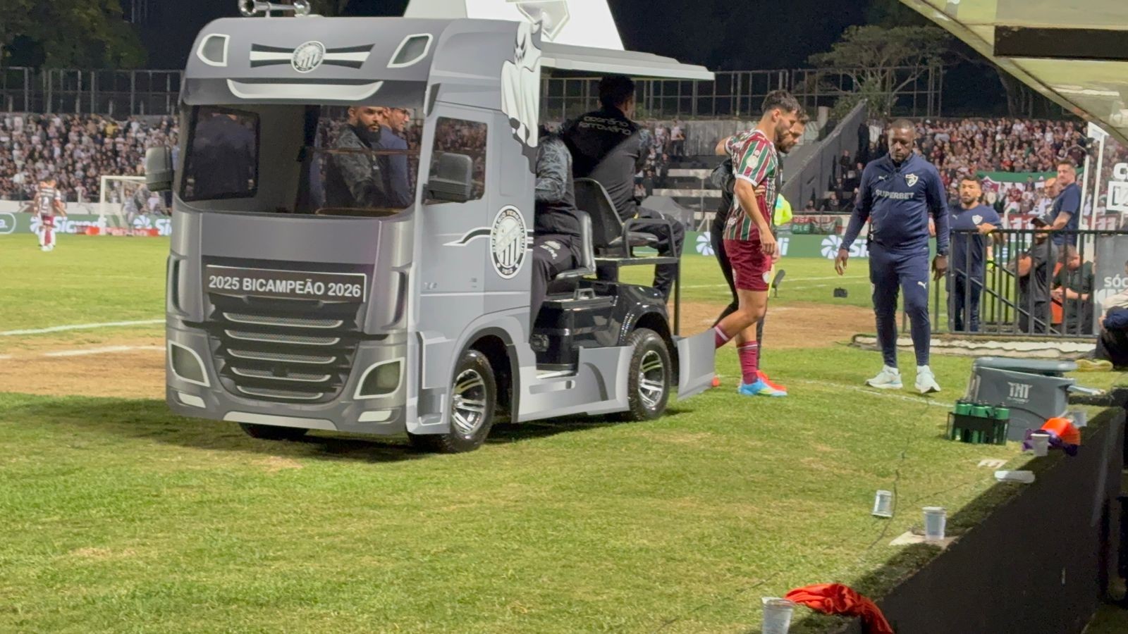 Com dores na coxa, Martinelli é substituído contra o Operário e preocupa o Fluminense