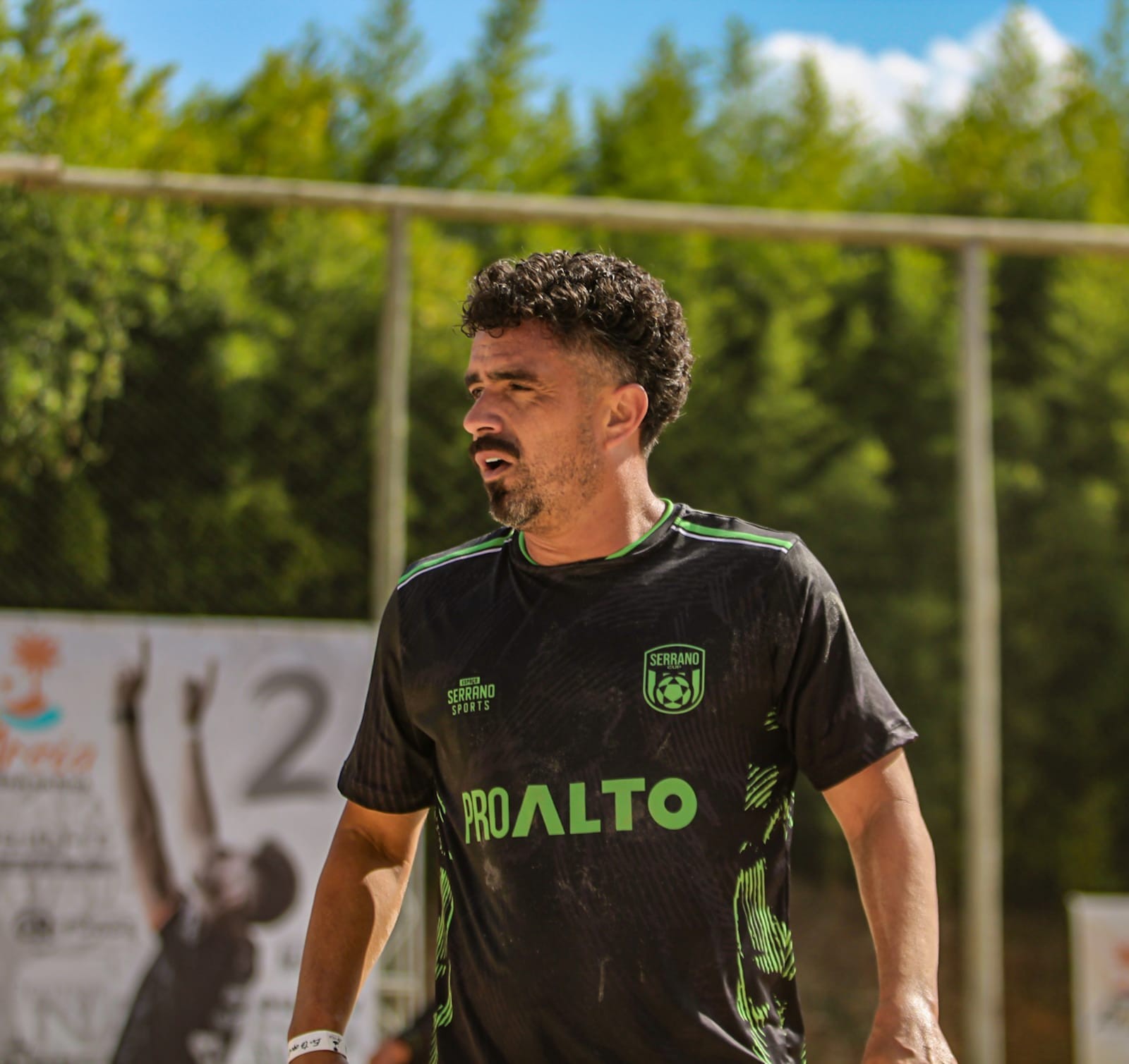 Ex-Corinthians desbanca campeões mundial e olímpico e conquista torneio de futevôlei