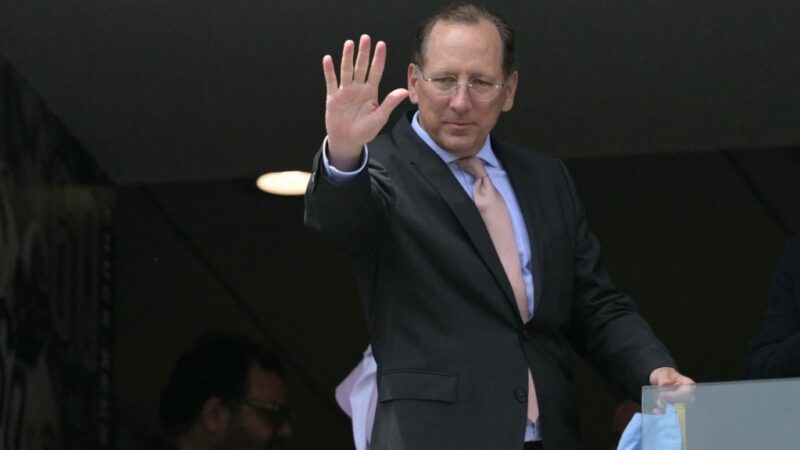 SAF Botafogo recorre e pede multa diária mínima de R$ 100 mil a fornecedores e atletas que tentarem romper contratos
