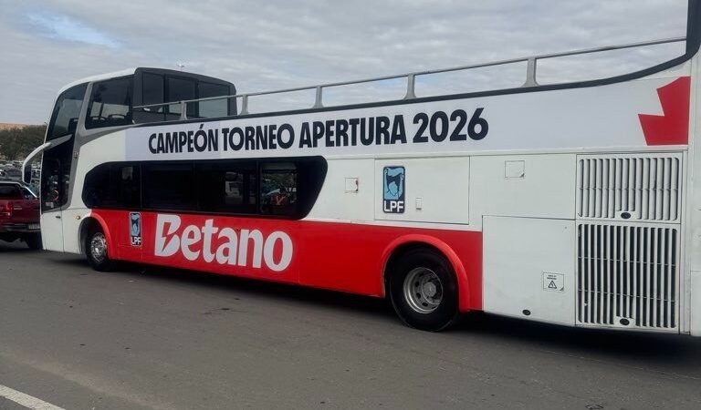 Festa frustrada: River deixa ônibus da comemoração pronto e viraliza após derrota na final