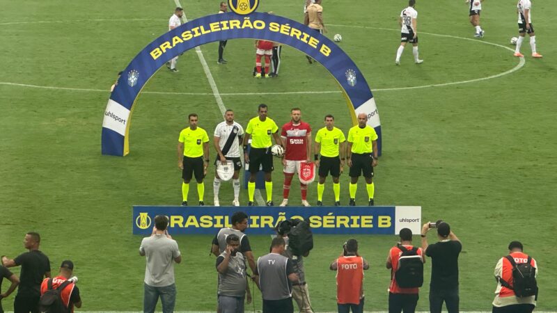 Árbitro do Rio adverte 12 atletas do CRB no fim de jogo, e presidente detona: “Aqui, não apita mais”