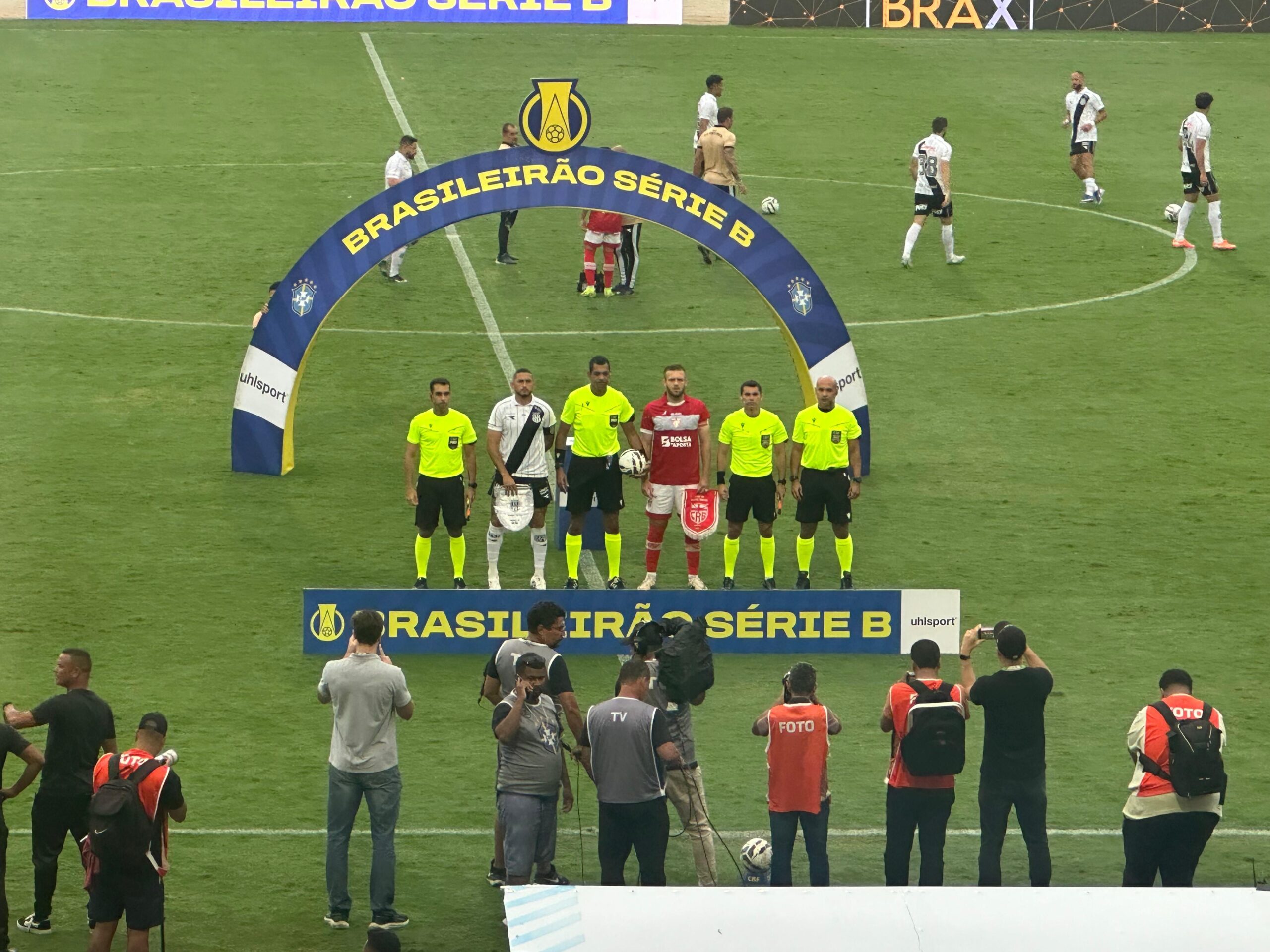 Árbitro do Rio adverte 12 atletas do CRB no fim de jogo, e presidente detona: “Aqui, não apita mais”