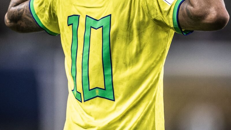 Neymar repete Pelé e vestirá camisa 10 da seleção brasileira em quatro Copas do Mundo