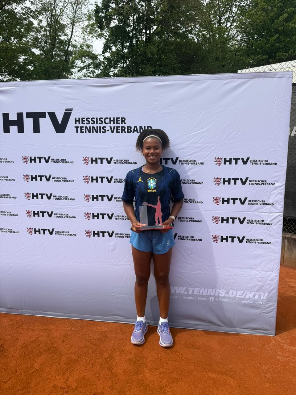 Victoria Barros conquista maior título da carreira e entra no top 5 do juvenil 
