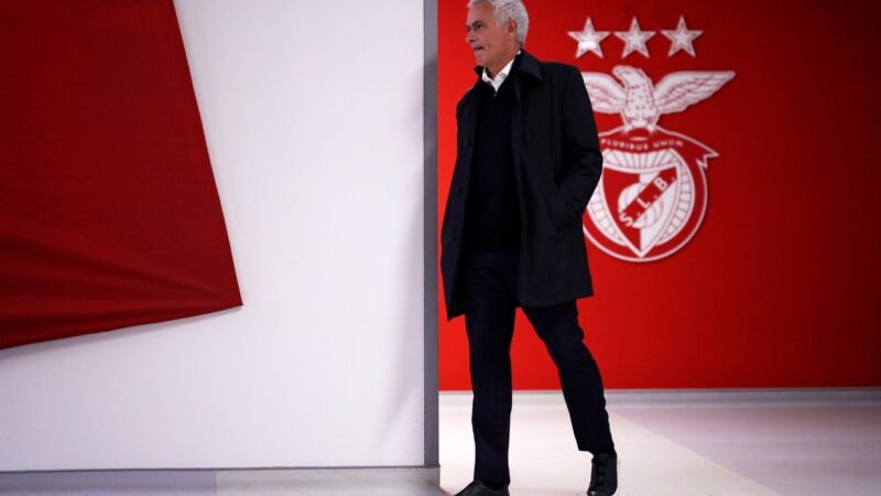 Real Madrid encaminha retorno do técnico Mourinho, diz jornal