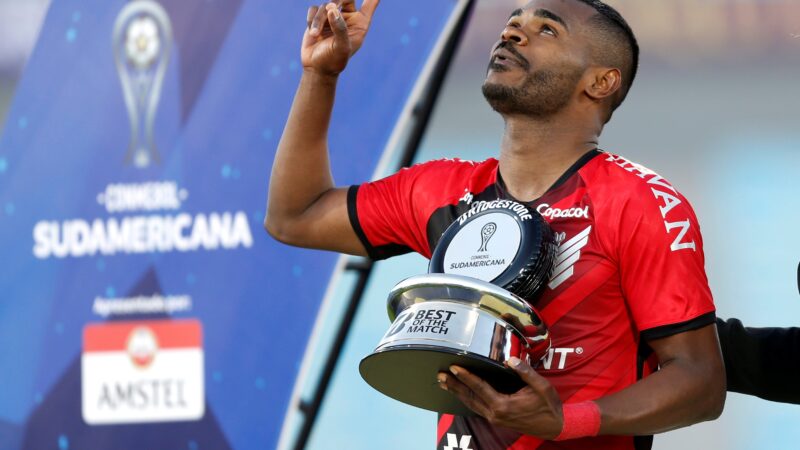 Ex-Athletico, São Paulo e Cruzeiro, Nikão se reinventa na China e vive fase artilheira: “Uma aventura”