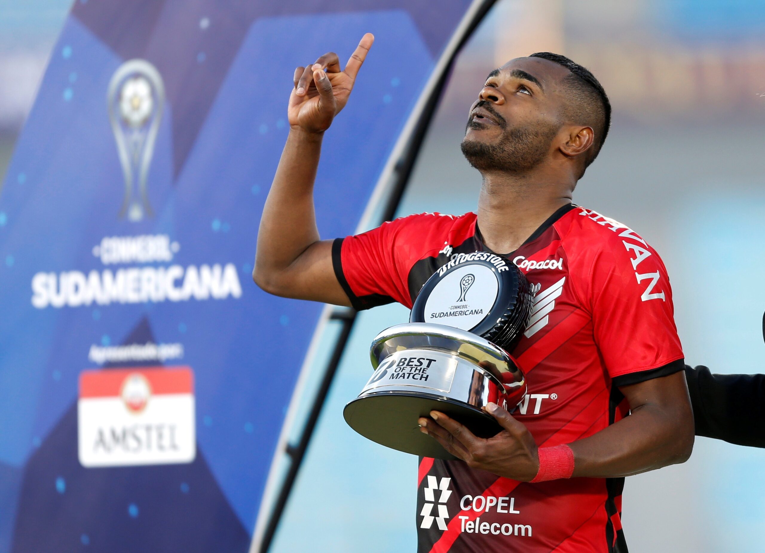 Ex-Athletico, São Paulo e Cruzeiro, Nikão se reinventa na China e vive fase artilheira: “Uma aventura”