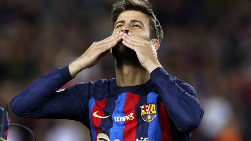 Piqué ironiza crise no Real Madrid e pergunta a Casillas: “Quem ganhou a briga?”
