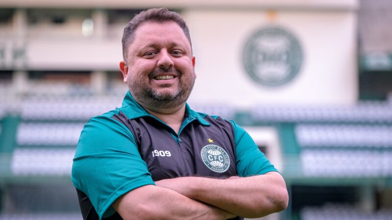 Após busca em site de anúncio, Remo contrata ex-analista de Mano na Seleção