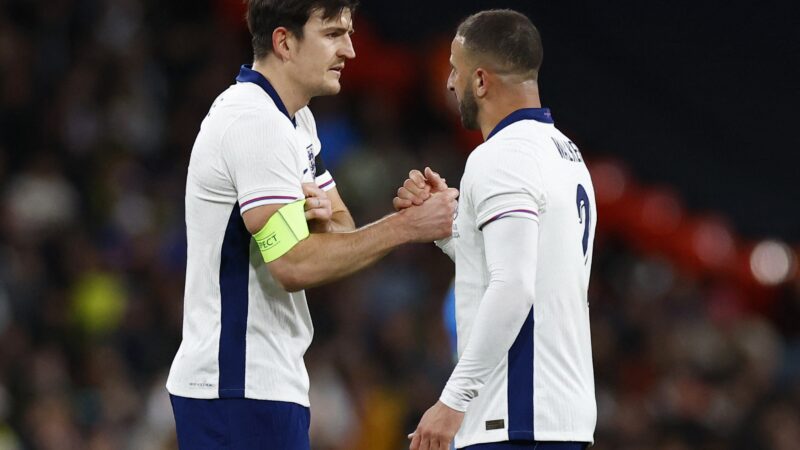 Ex-lateral da Inglaterra critica ausência de medalhões na Copa do Mundo: “É uma loucura”