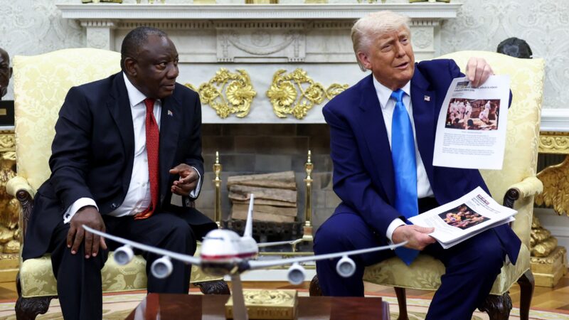 Cota para brancos: Trump vai ampliar visto de refugiados para receber sul-africanos brancos, diz agência