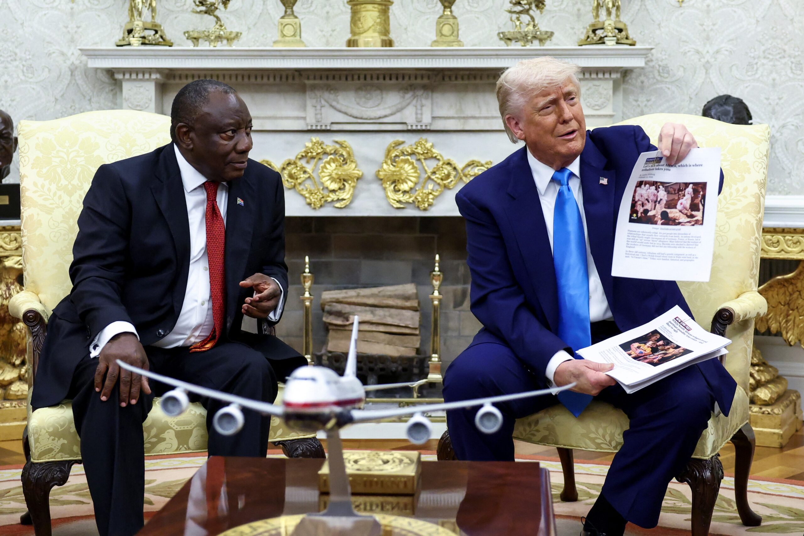 Cota para brancos: Trump vai ampliar visto de refugiados para receber sul-africanos brancos, diz agência