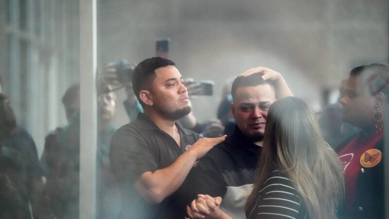 Acusação contra imigrante que governo Trump deportou por engano é arquivada e aponta abuso de poder