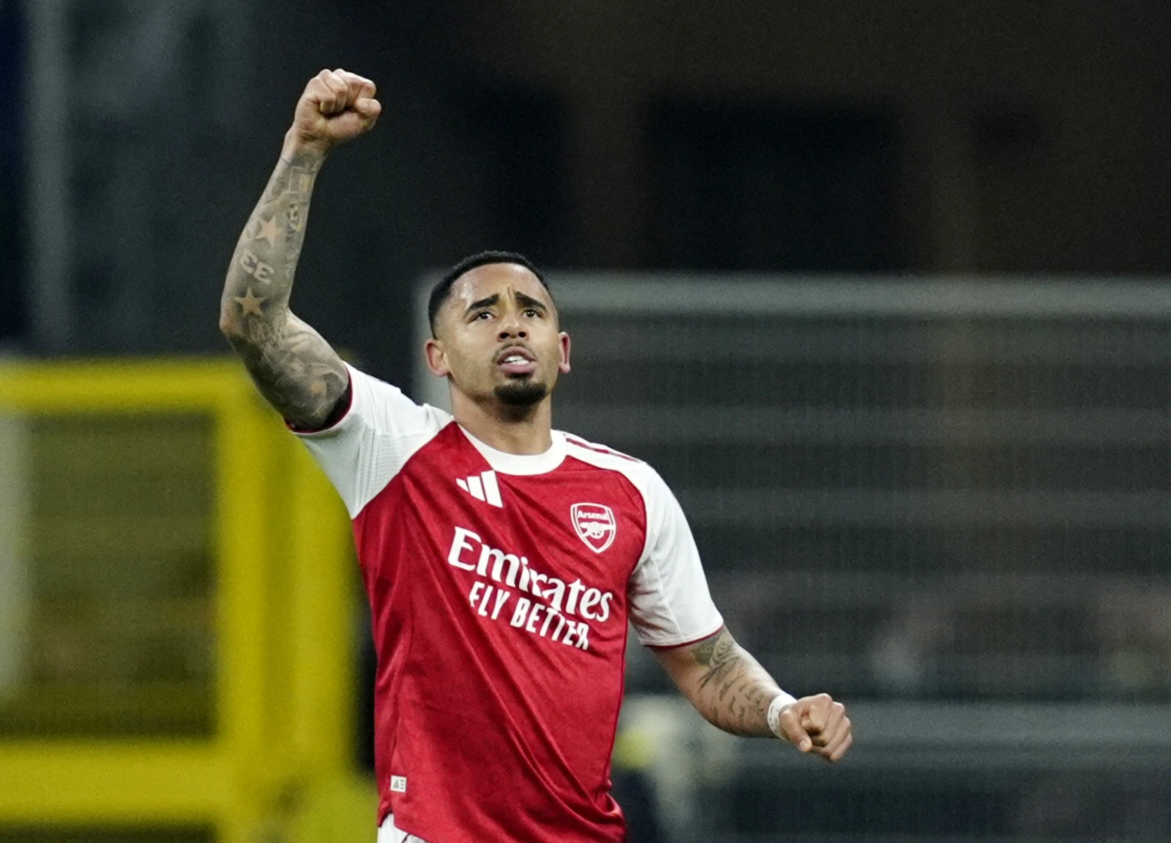 Gabriel Jesus tenta repetir roteiro de títulos no Arsenal e encerrar jejuns históricos do clube; entenda