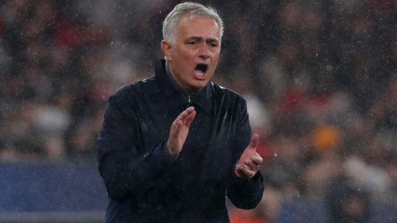 Mourinho diz ter proposta de renovação com o Benfica e despista sobre o Real Madrid