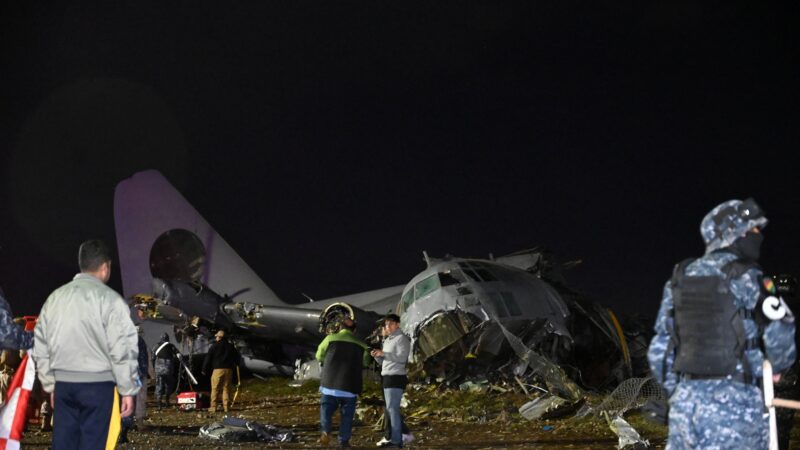 Falha de estagiário, erros da tripulação e mau tempo causaram acidente aéreo com mais de 20 mortos na Bolívia, diz relatório