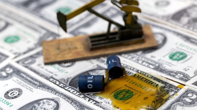 Petróleo cai abaixo de US$ 100 com expectativa de acordo entre EUA e Irã