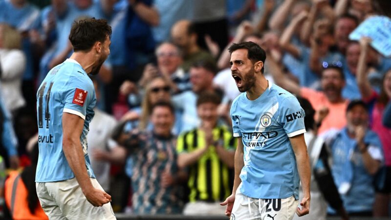 Barcelona se aproxima da contratação de Bernardo Silva, de saída do Manchester City