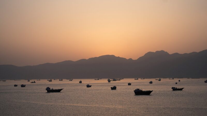 Irã acusa EUA de violarem cessar-fogo com ataques a lanchas e promete resistir em Ormuz: ‘Ainda nem começamos’