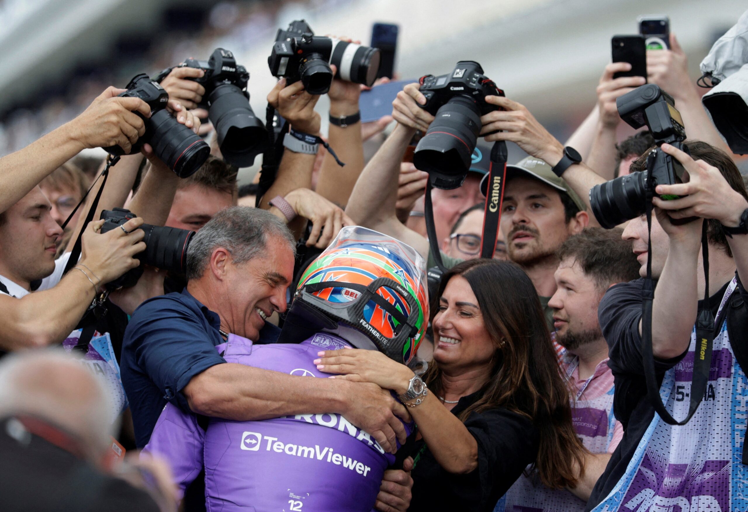 Pai de Antonelli diz que piloto assiste Senna desde pequeno: “O amor pelo Ayrton foi natural”