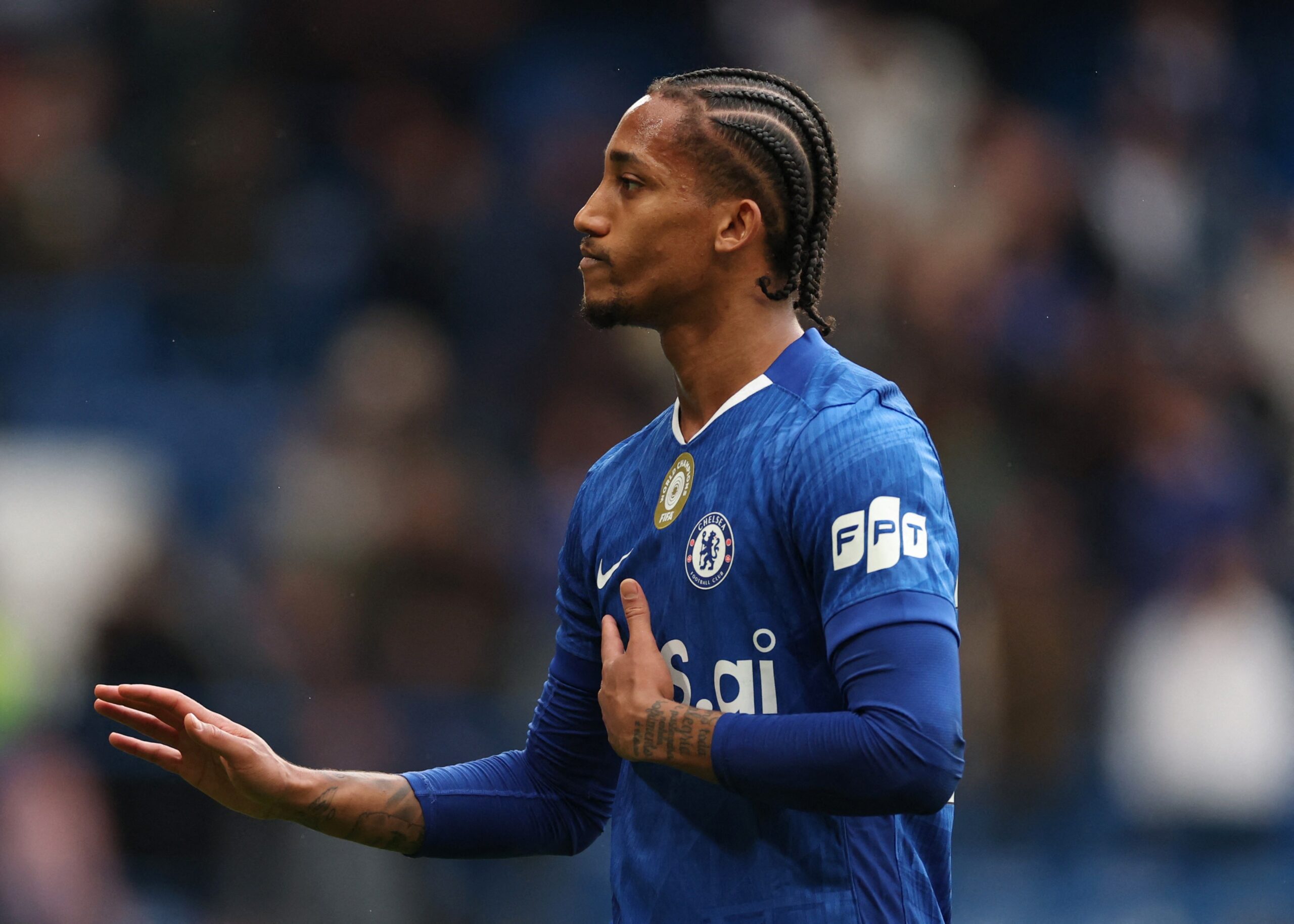 Ex-técnico de João Pedro o compara a Ibrahimovic: “Agressivo de forma positiva”