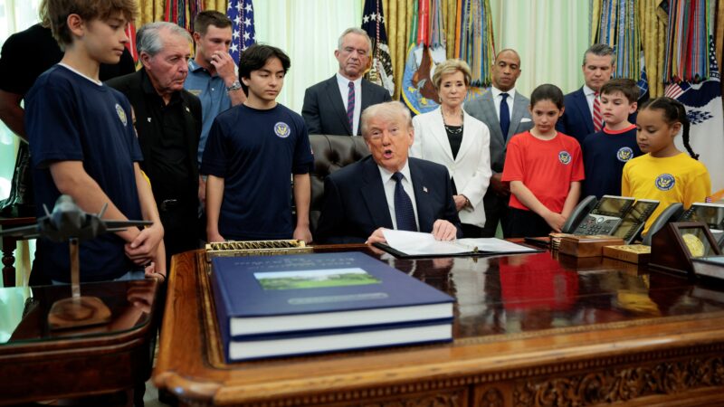 Trump restaura premiação de teste pesado de aptidão física para crianças nos EUA