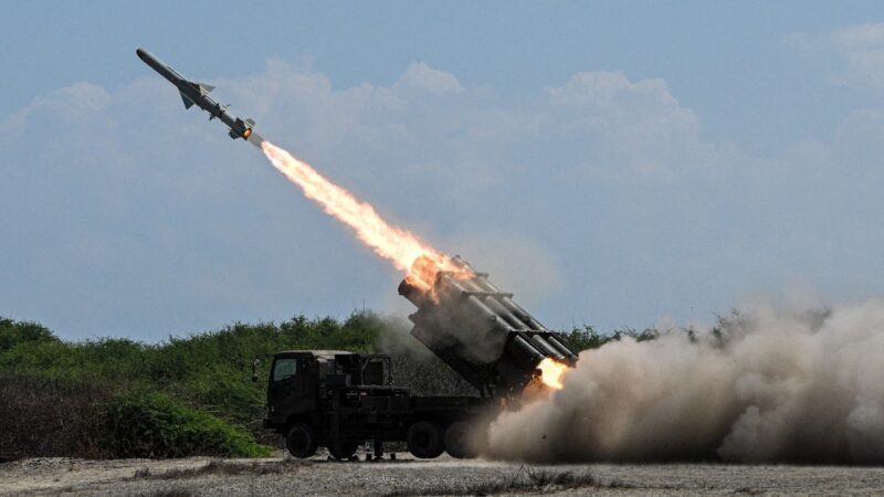 China condena lançamento de mísseis do Japão perto de Taiwan durante exercícios militares em parceria com os EUA