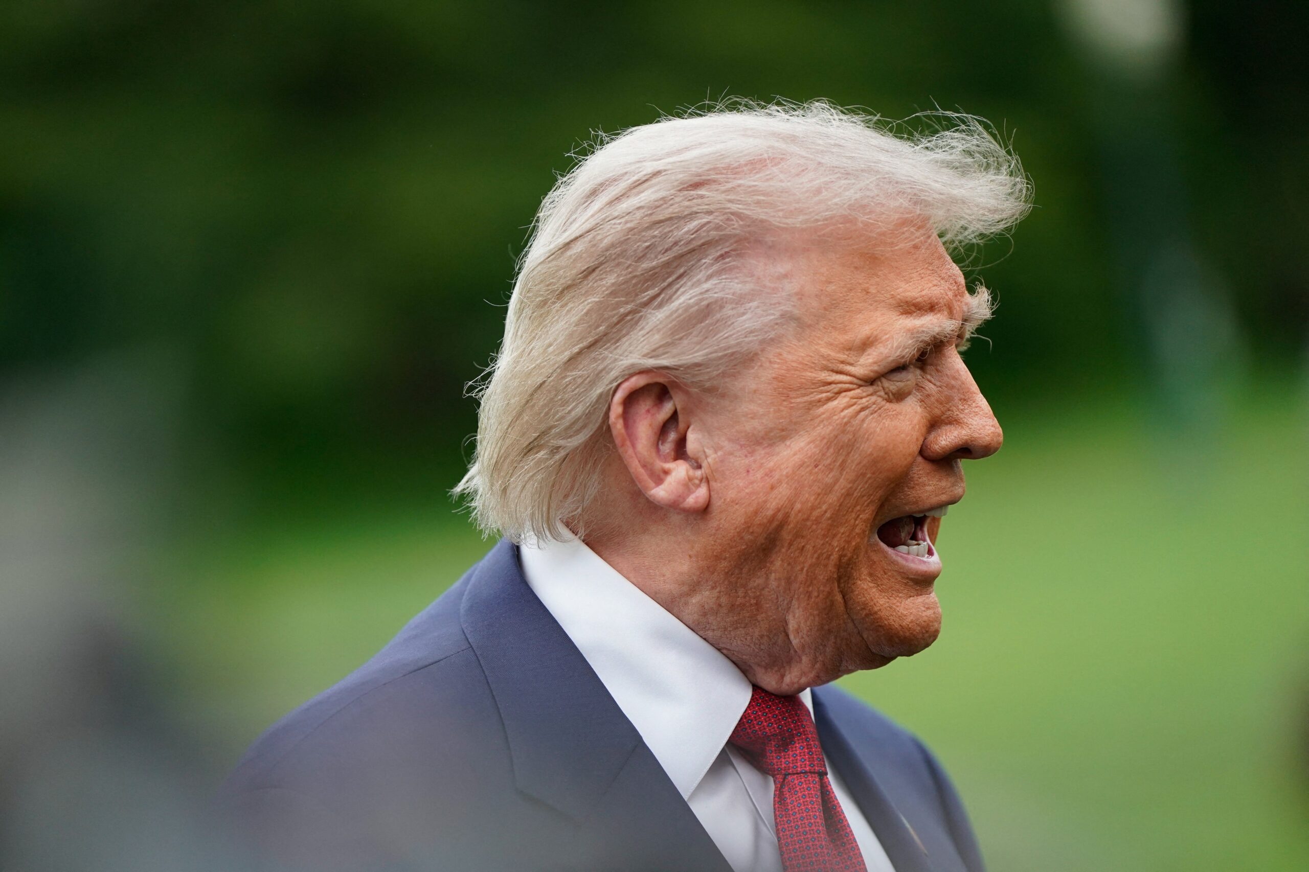 Trump diz que Suprema Corte dos EUA deveria ser ‘leal’ em casos cruciais