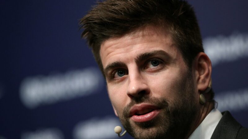 Ex-marido de Shakira, Piqué é multado em 200 mil euros na Espanha por uso de informação privilegiada