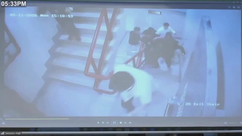 VÍDEO mostra senador das Filipinas com ordem de prisão decretada fugindo de policiais