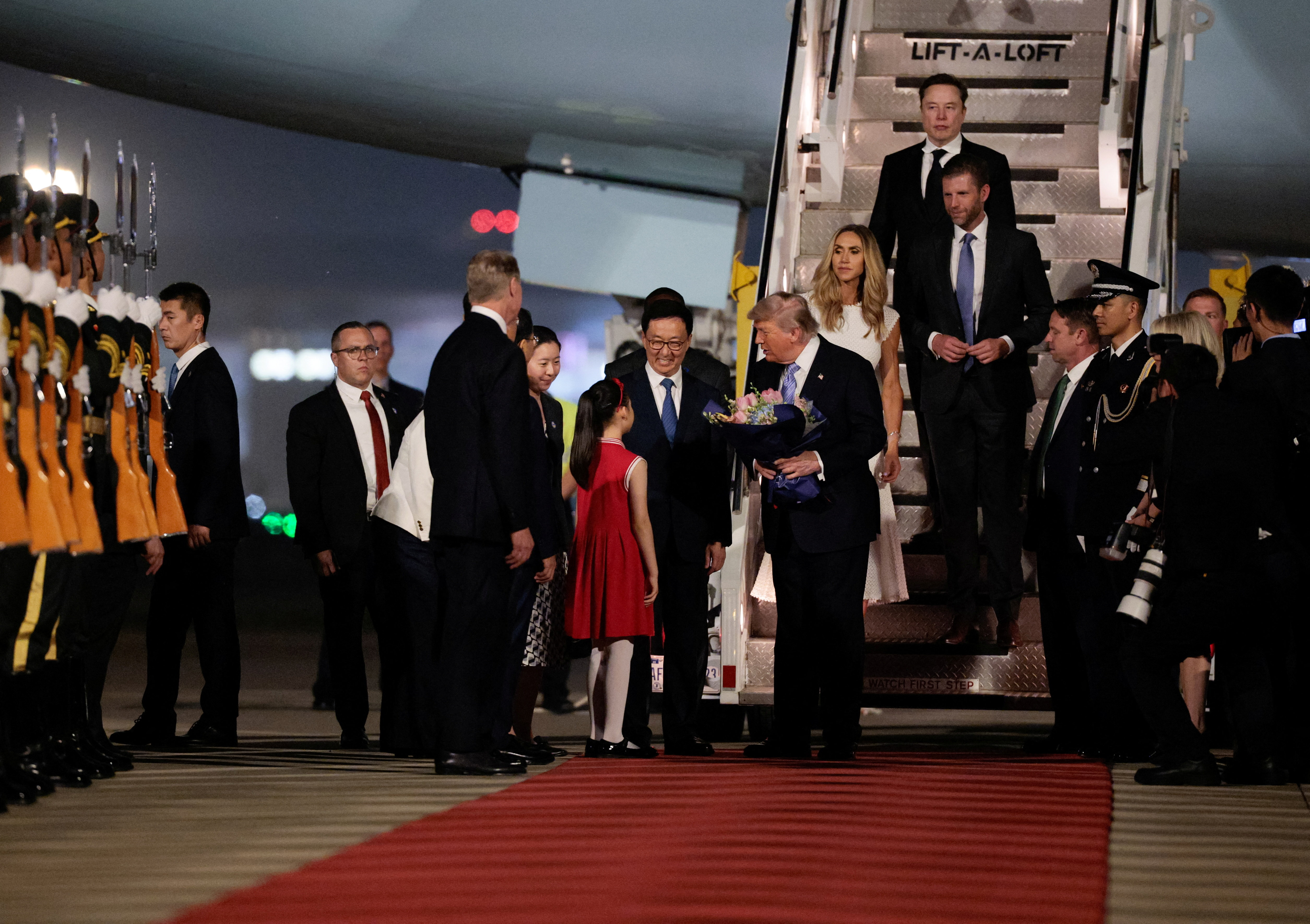 Trump chega à China para encontro com Xi Jinping; veja agenda