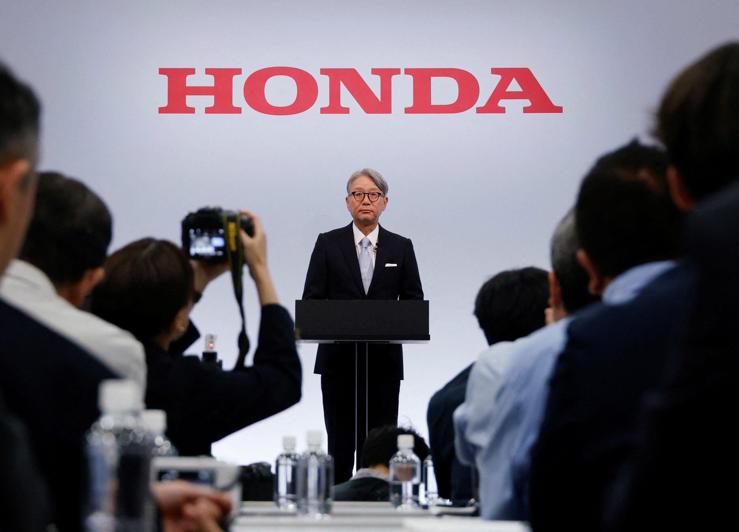 Honda confirma previsão de prejuízo de US$ 3,6 bilhões; CEO diz que demanda por elétricos caiu