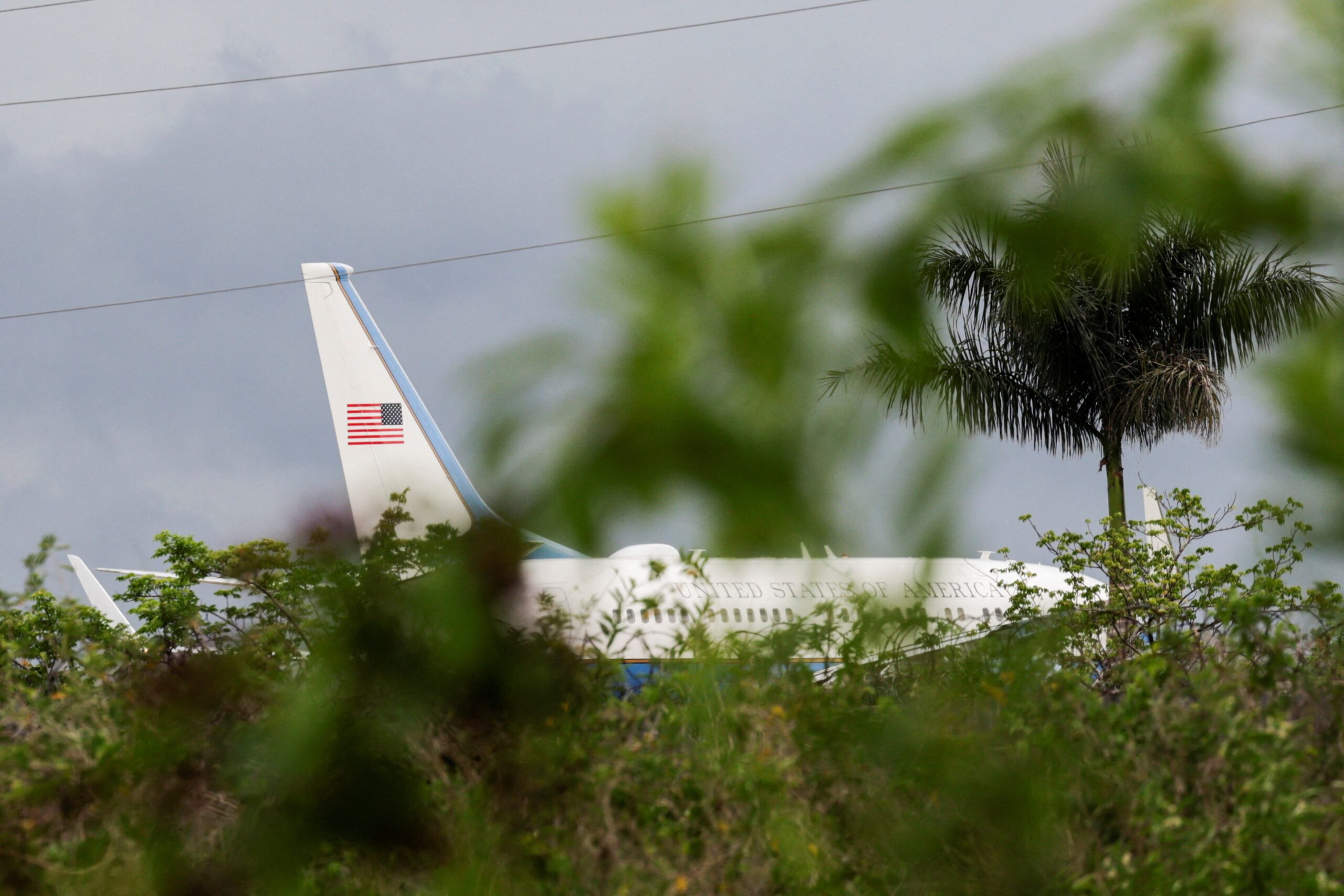 Cuba diz que diretor da CIA se reuniu com ministro do Interior após avião dos EUA ser visto em Havana