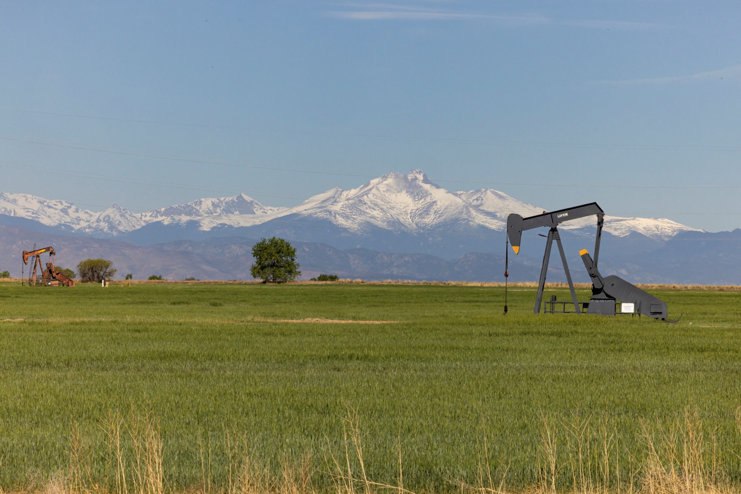 Petróleo dispara e passa de US$ 111 após Trump ameaçar Irã novamente
