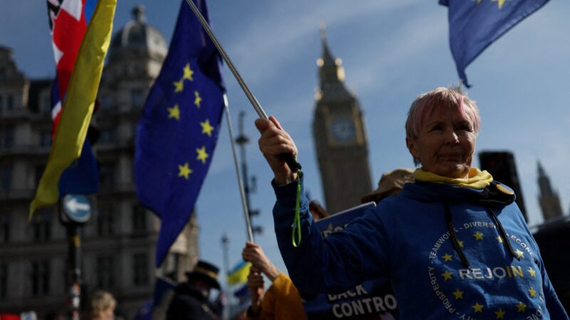 ‘Gol contra’: 10 anos após o Brexit, Reino Unido volta a discutir retorno à União Europeia