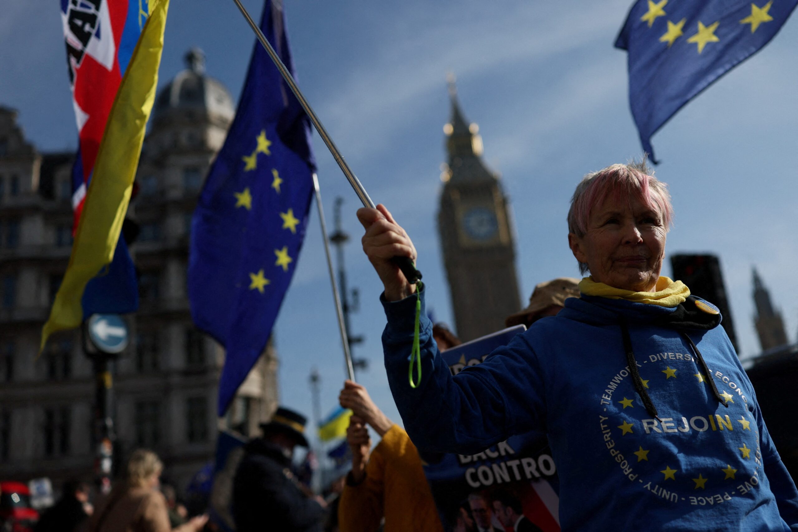 ‘Gol contra’: 10 anos após o Brexit, Reino Unido volta a discutir retorno à União Europeia
