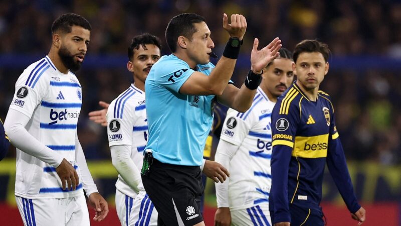 Lucas Romero rebate Paredes sobre polêmicas de Boca x Cruzeiro; veja versões